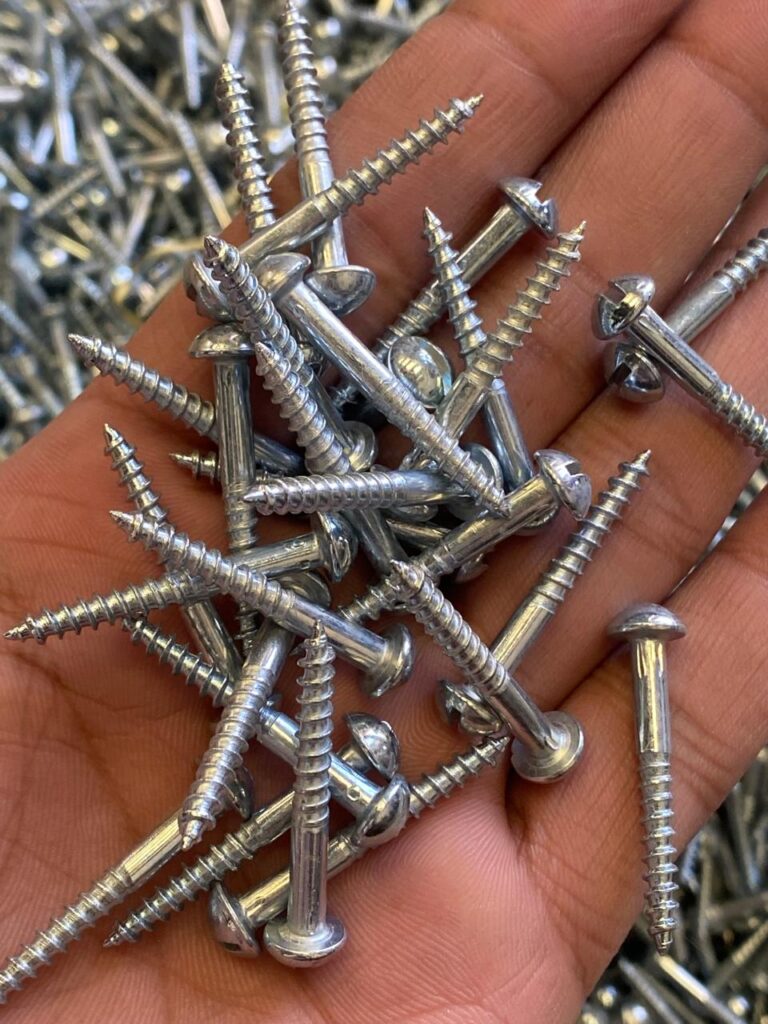 2977